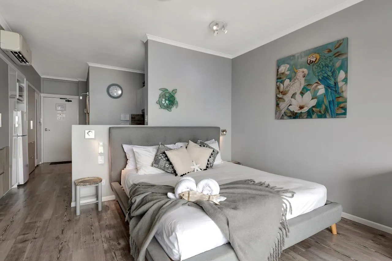Ocean View 16A Studio Pool & Spa Wi-Fi 에일리비치 아파트