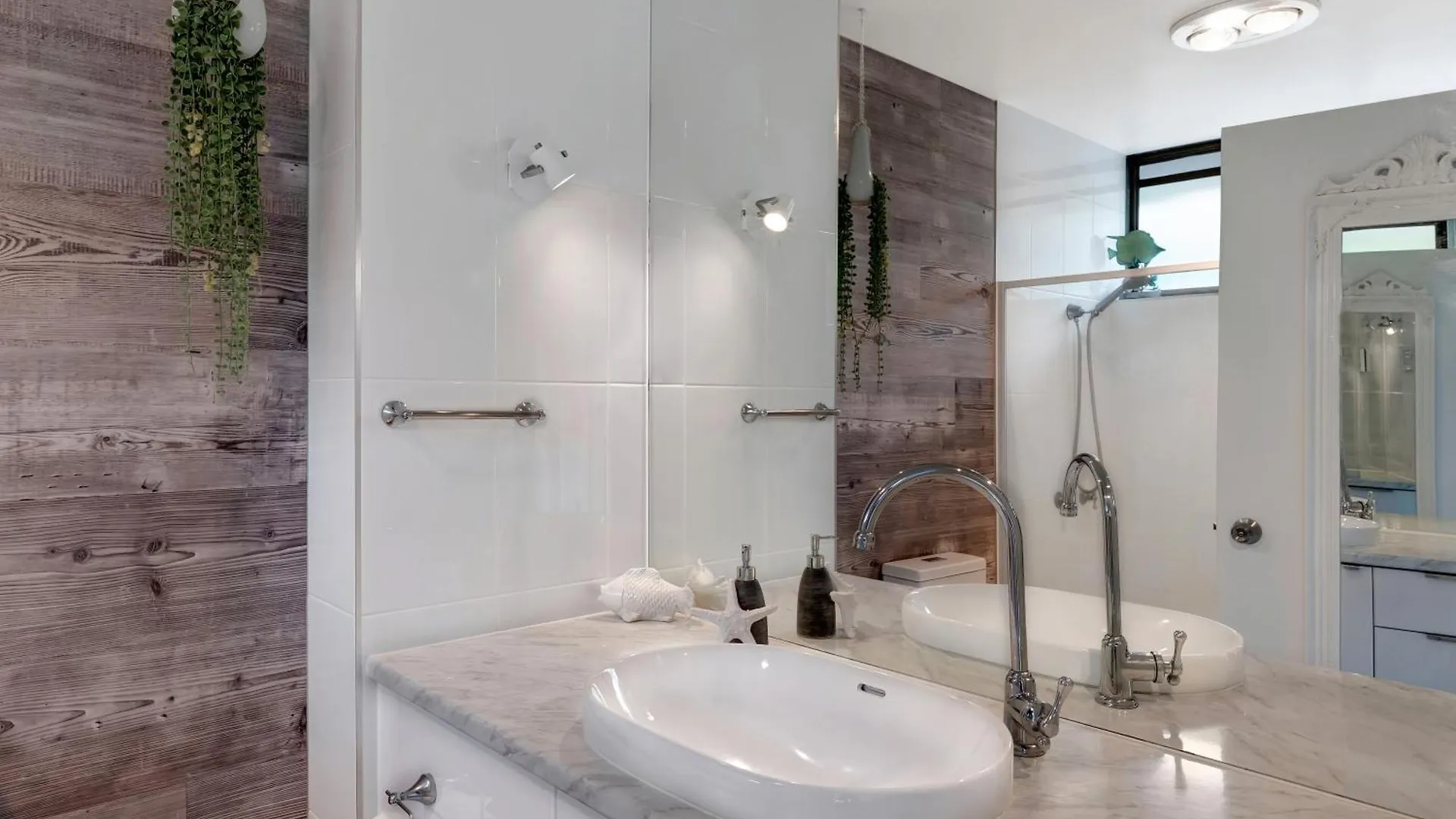 Ocean View 16A Studio Pool & Spa Wi-Fi 에일리비치 오스트레일리아