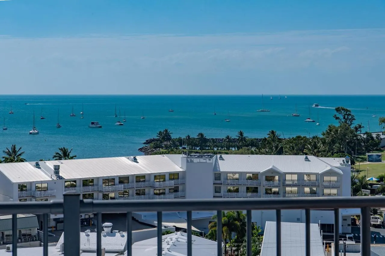 Ocean View 16A Studio Pool & Spa Wi-Fi 에일리비치 오스트레일리아